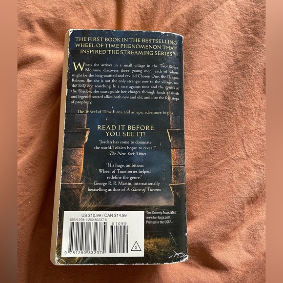 Book 1 from: Wheel of time series! - Picture 2 of 3